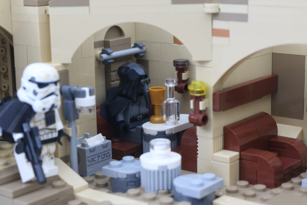 LEGO Star Wars 75290 Mos Eisley Cantina review 68