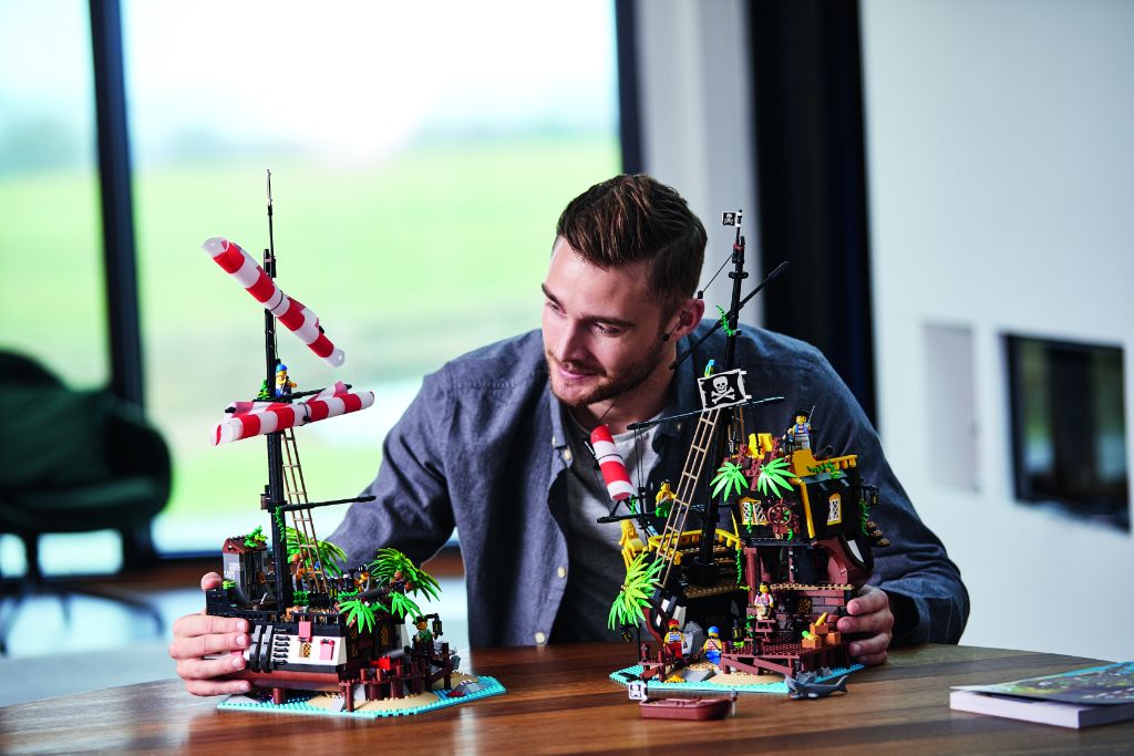 LEGO Ideas 21322 Pirates of Barracuda Bay 38