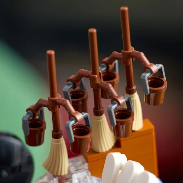 LEGO Ideas 21352 Magic of Disney 04