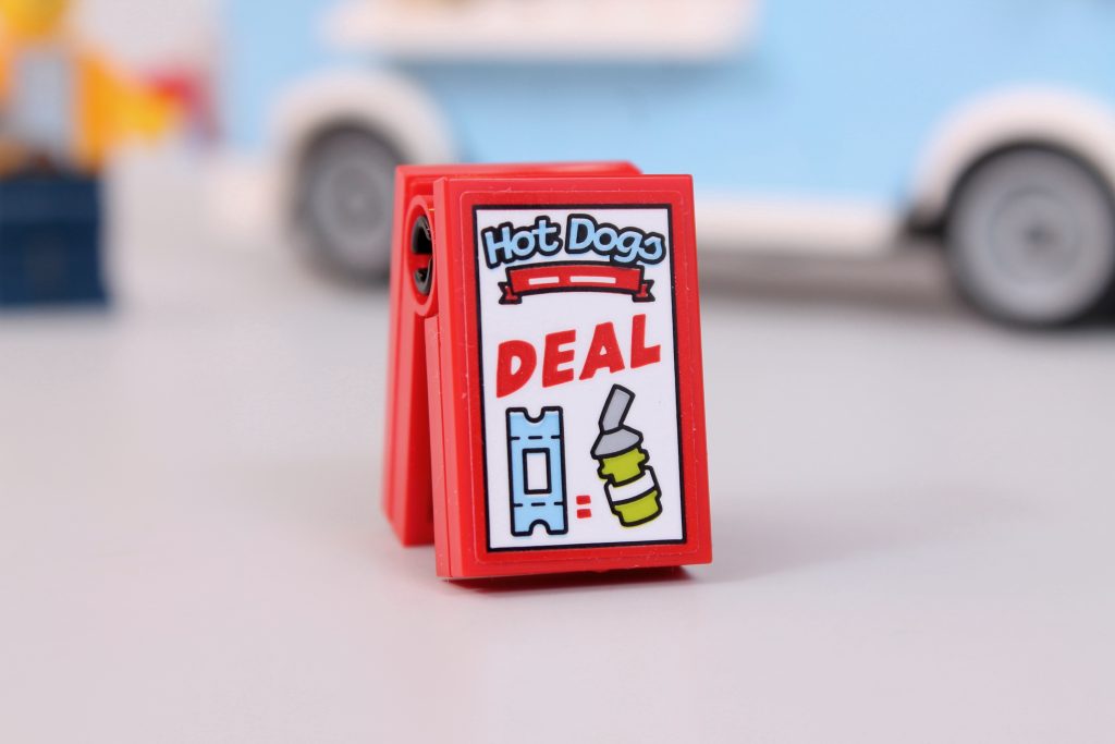 LEGO Icons 40681 Retro Food Truck review 4 1024x683