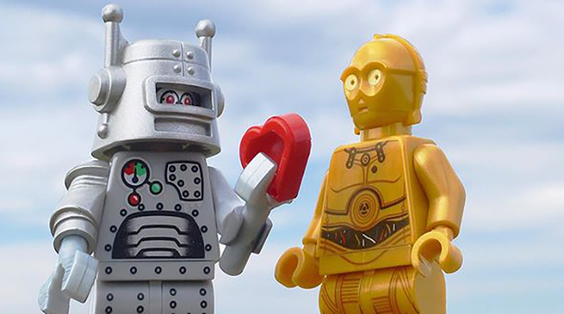 Brick Pic of the Day: Robot romance