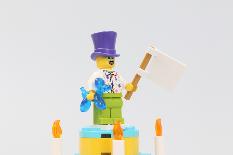 40382 Birthday Set and 40385 Trophy review 5