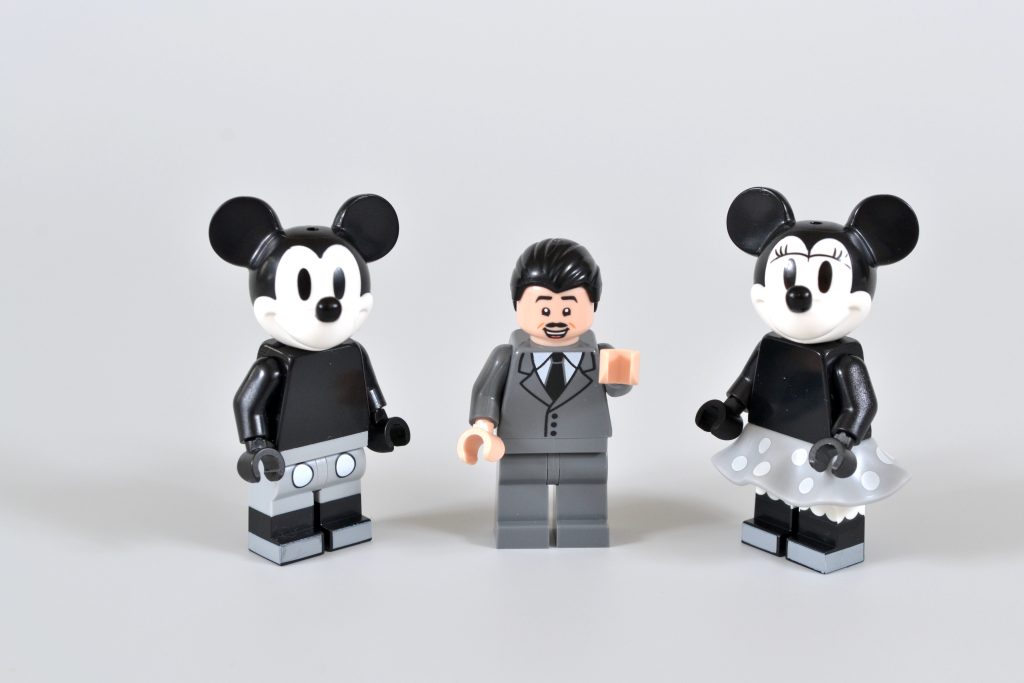 LEGO Disney 43230 Walt Disney Tribute Camera 29 1024x683