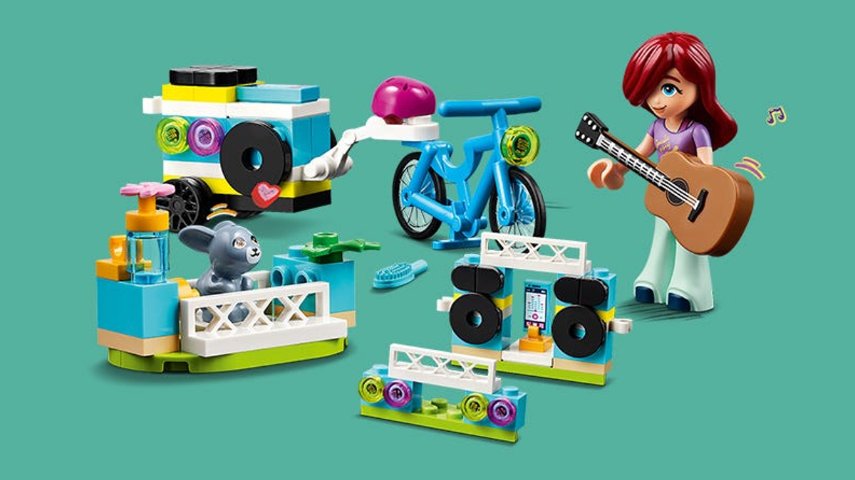 Free LEGO Friends 30658 Mobile Music Trailer available in April