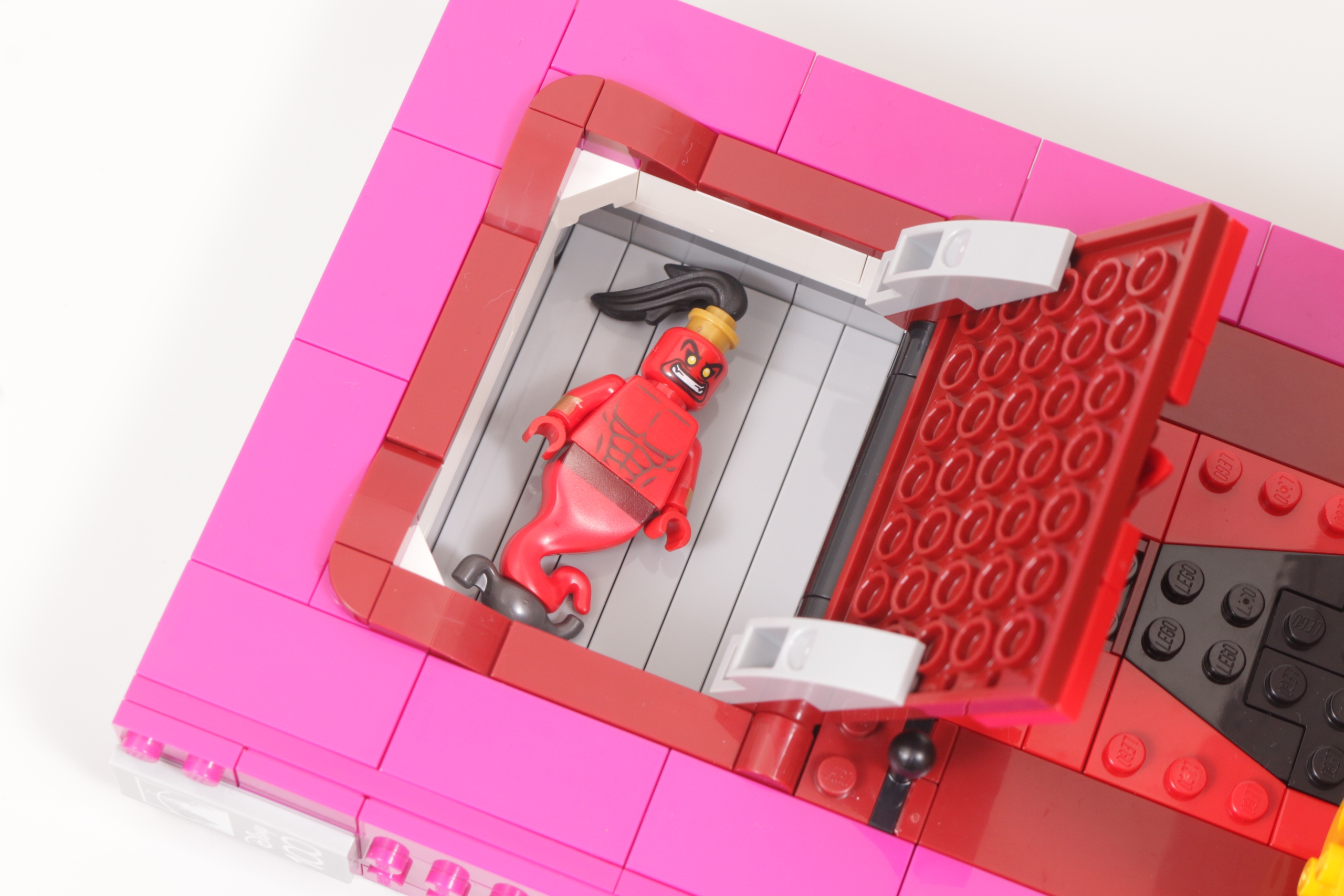 LEGO Disney 100 43227 Villain Icons review 23 scaled