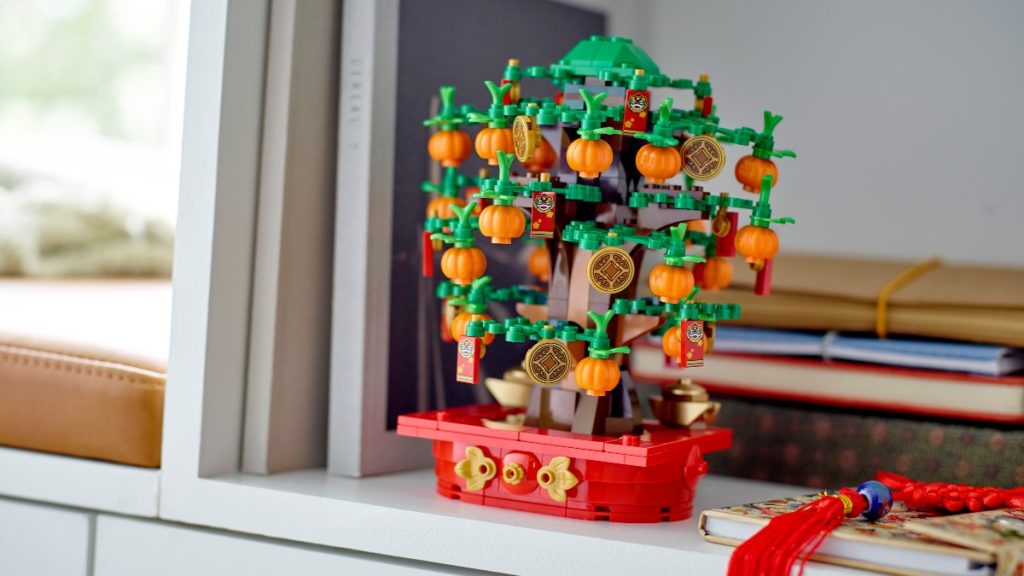 LEGO Money Tree 40648 featured lifestyle 1024x576
