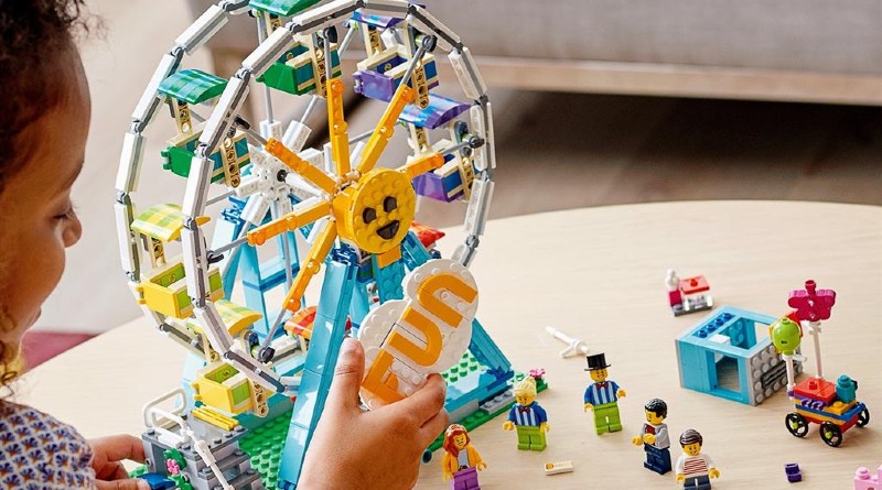 LEGO Creator heads to the fair in summer 2021 wave