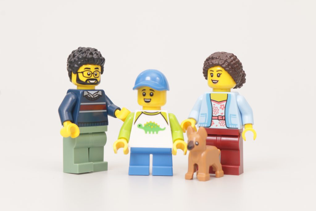 LEGO City 60398 Family House and Electric Car review 22 1024x683