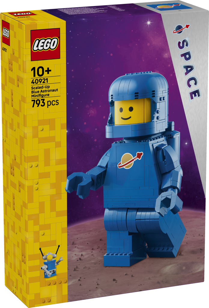 LEGO 40921 Up Scaled Blue Astronaut Minifigure box front 696x1024
