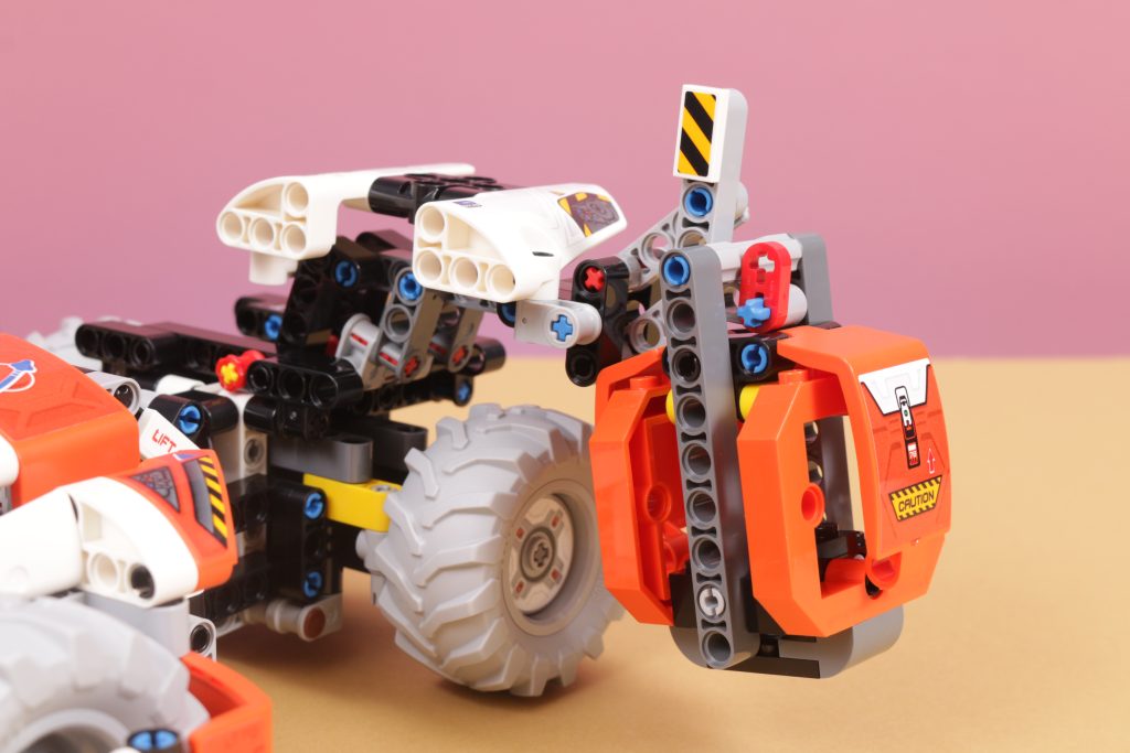 LEGO Technic 42178 Surface Space Loader review 31 1024x683