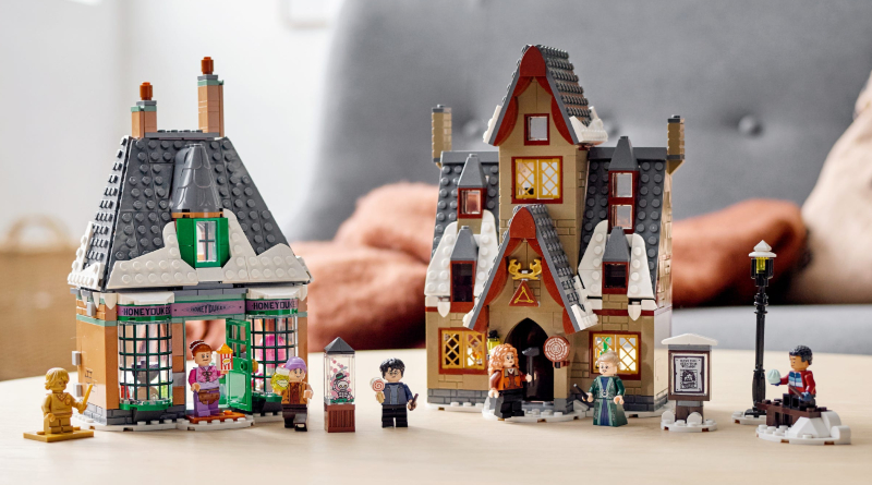 How to expand LEGO Harry Potter 76388 Hogsmeade Village Visit