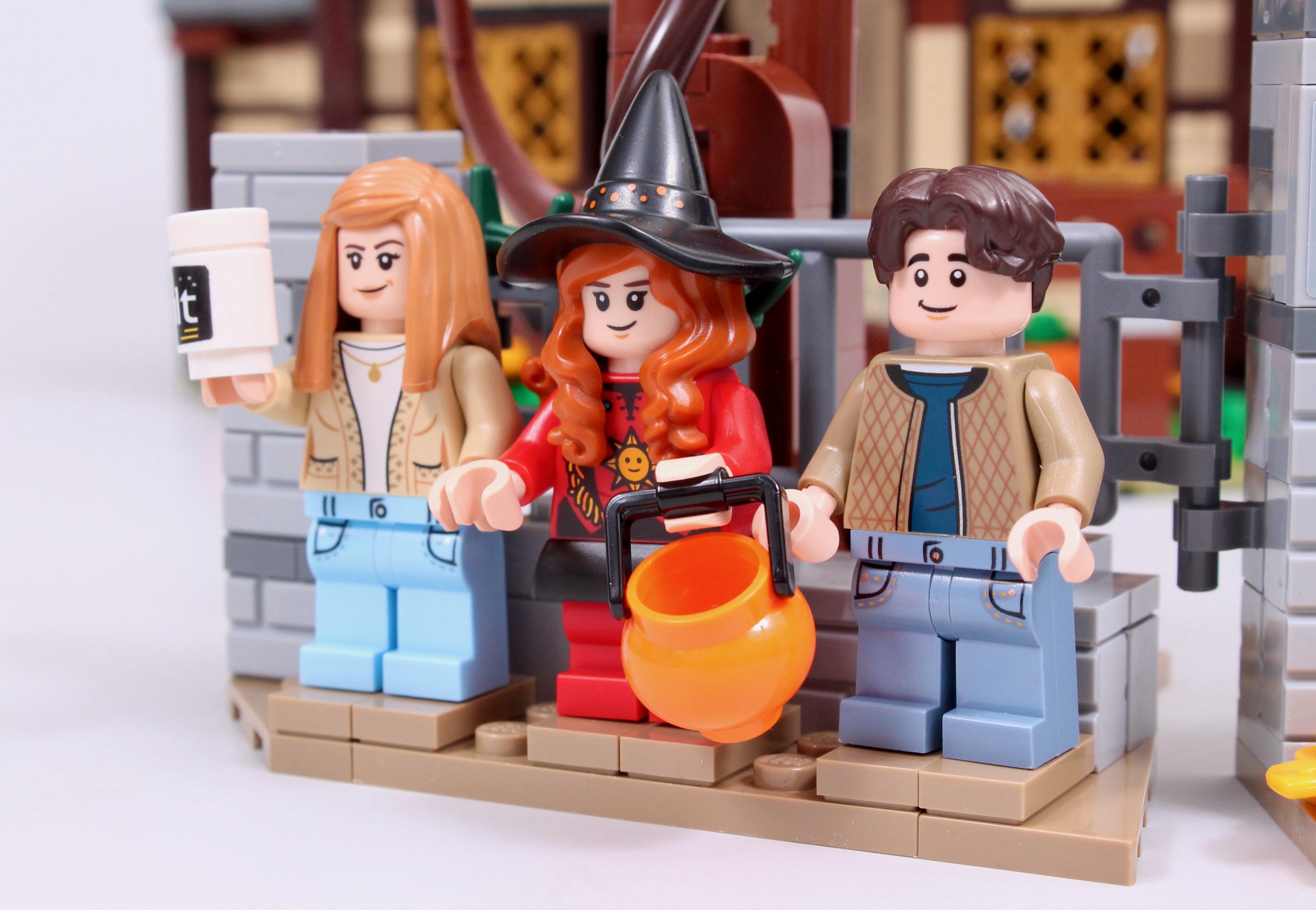 LEGO Ideas 21341 Disney Hocus Pocus The Sanderson Sisters Cottage review 5 scaled