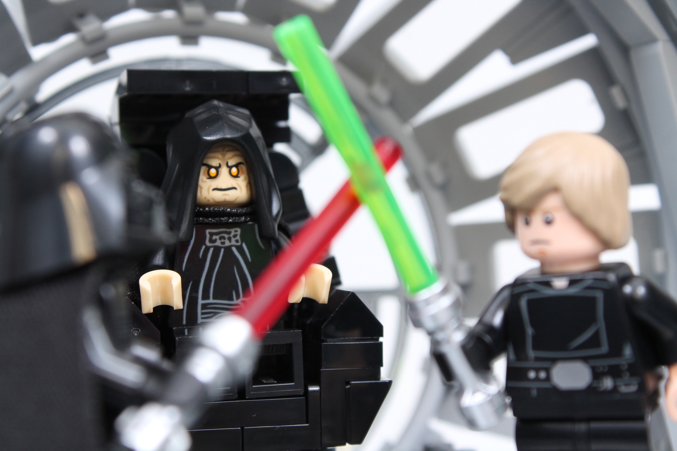 LEGO Star Wars 75352 Emperors Throne Room Diorama review 12 scaled