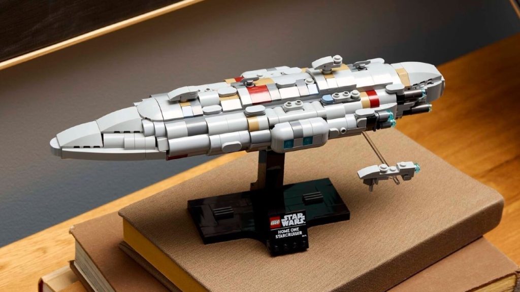 LEGO Star Wars 75405 Home One Starcruiser featured