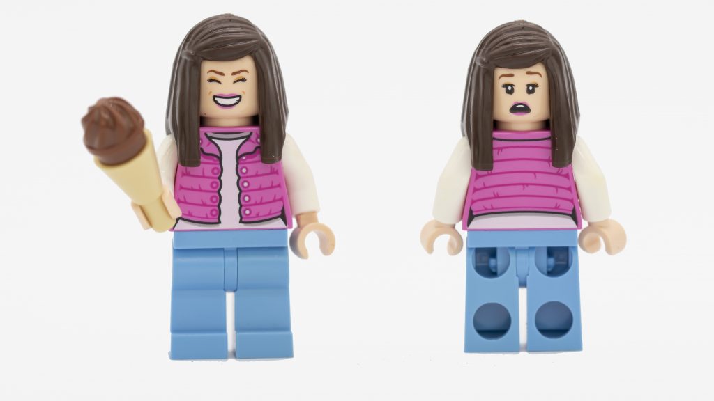 tourist minifigure 1024x576