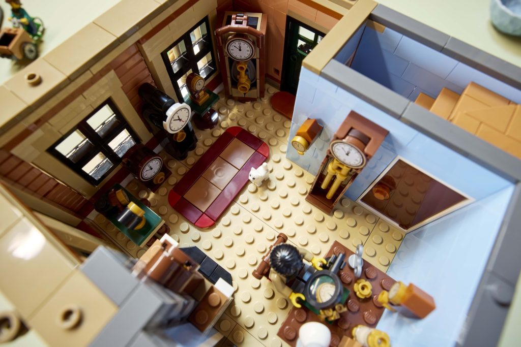 LEGO Icons 10350 Tudor Corner 11 1024x683