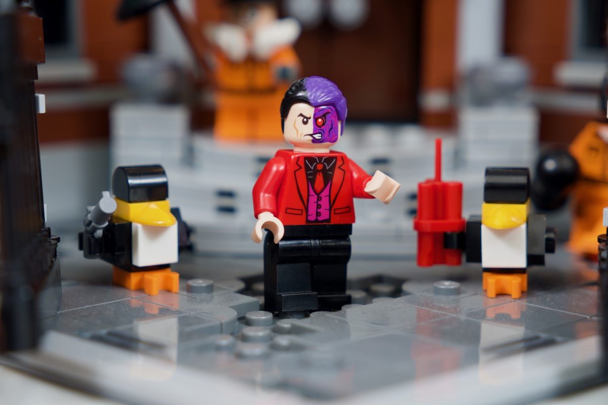 LEGO Batman DC 76300 Arkham Asylum mod 23 1200x800