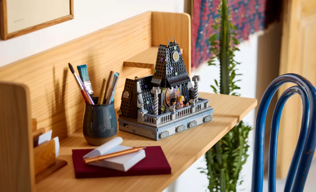 LEGO Wednesday 76781 Wednesday Enids Dorm Room 15