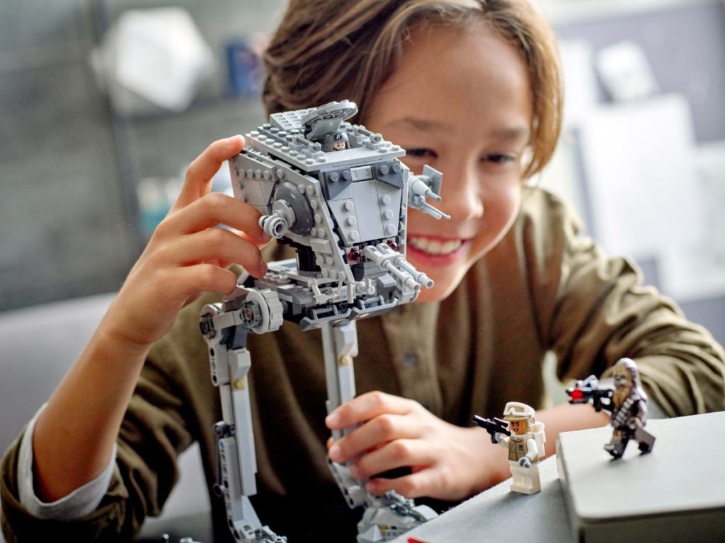 LEGO Star Wars 75322 Hoth AT ST 2 1024x768