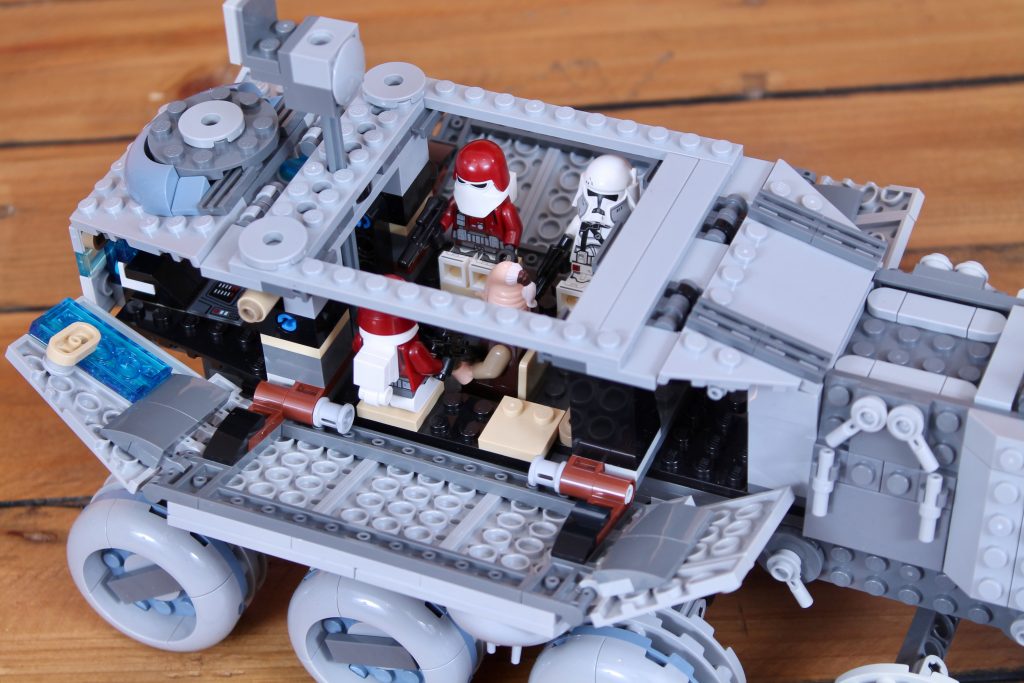 LEGO Star Wars 75413 Republic Juggernaut review 14 1024x683