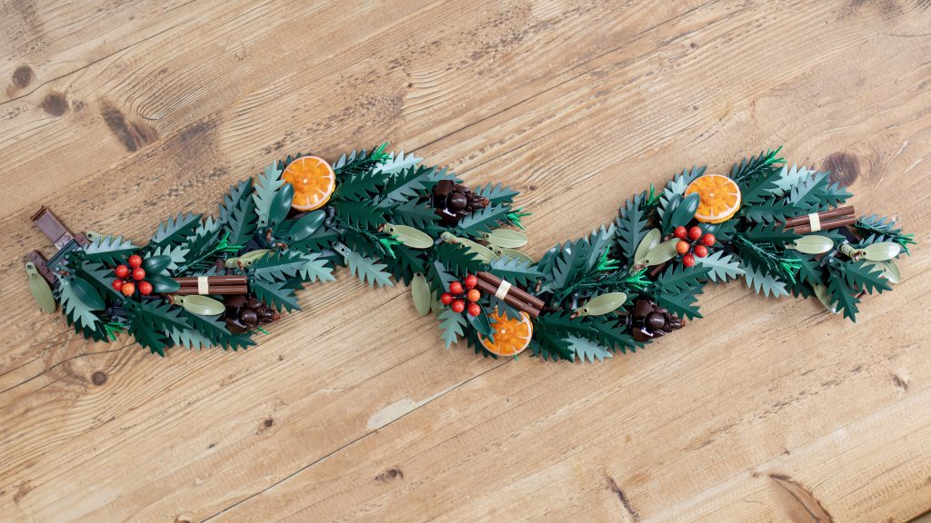LEGO icons 10340 Wreath 17 1024x576