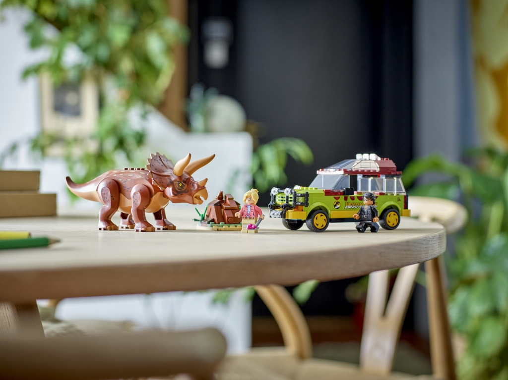 LEGO Jurassic Park 76959 Triceratops Research 6 1024x767