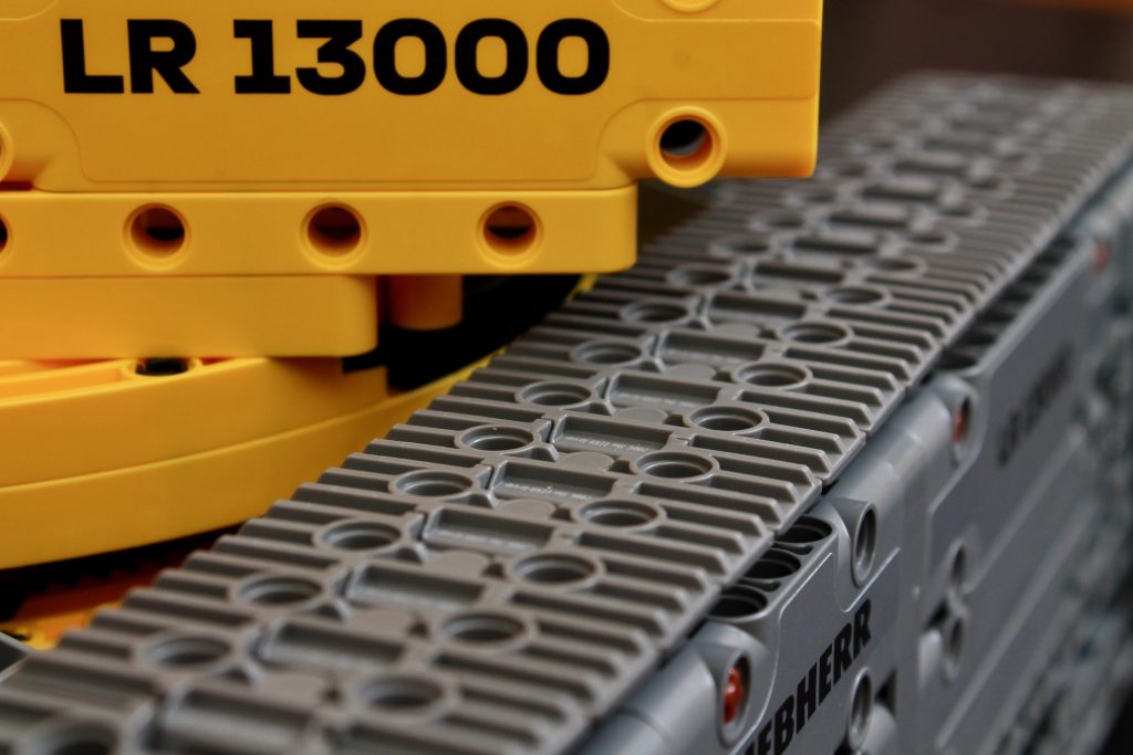 LEGO Technic 42146 Liebherr Crawler Crane LR 13000 review 17 1024x683