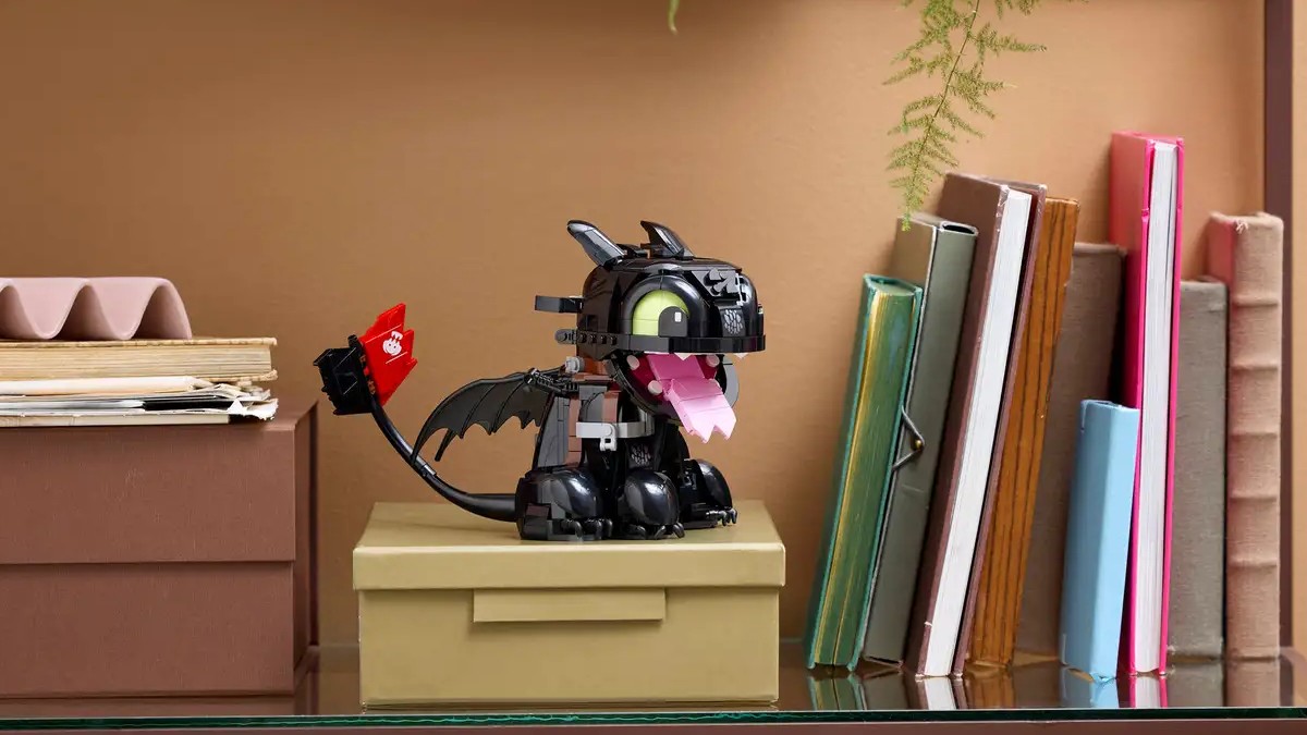 LEGO Toothless redefines what an 18+ LEGO set is