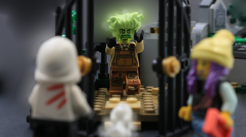 LEGO Hidden Side 70420 Graveyard Mystery review