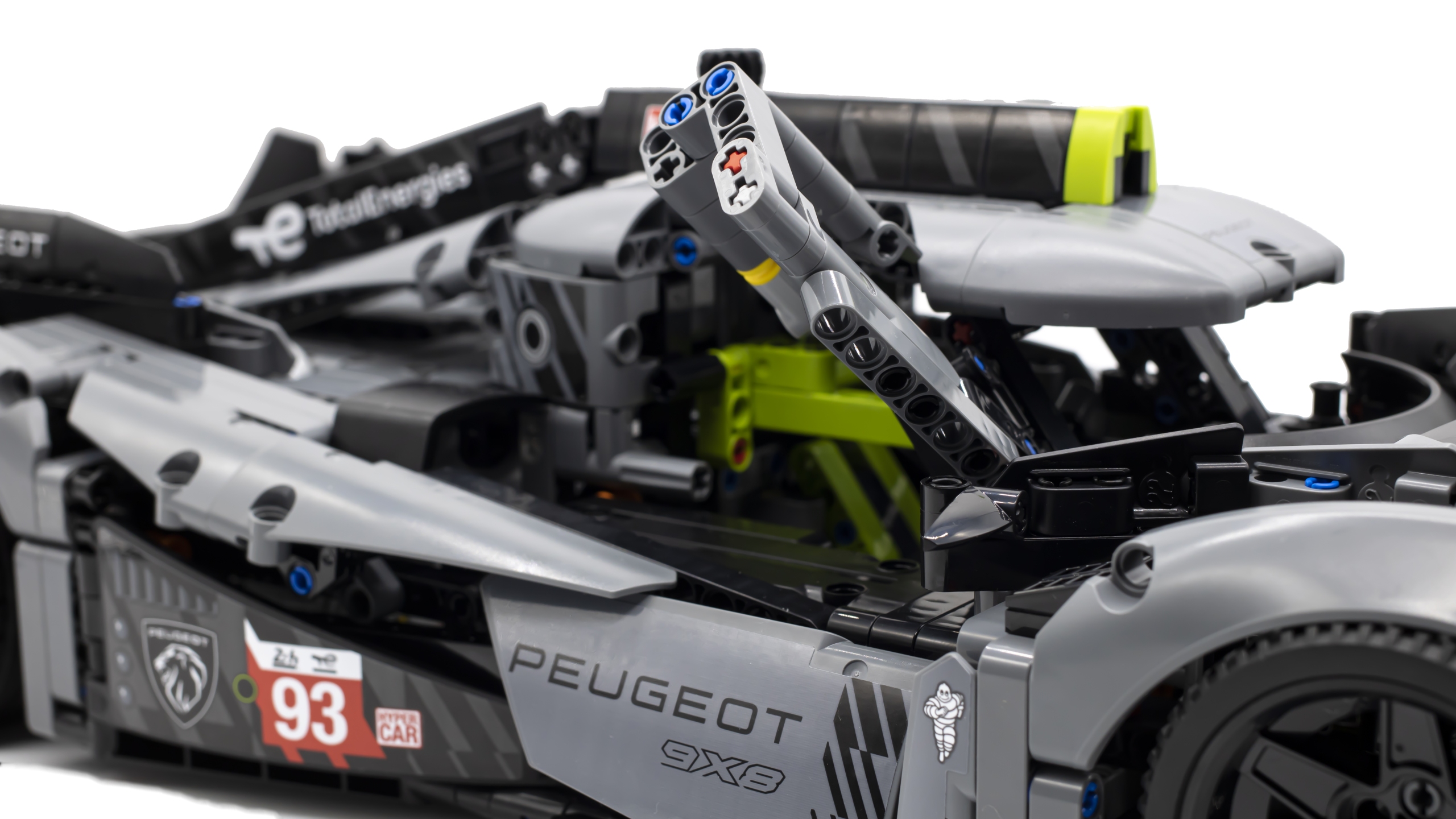 LEGO Technic 42156 PEUGEOT 9X8 24H Le Mans Hybrid Hypercar 12 scaled