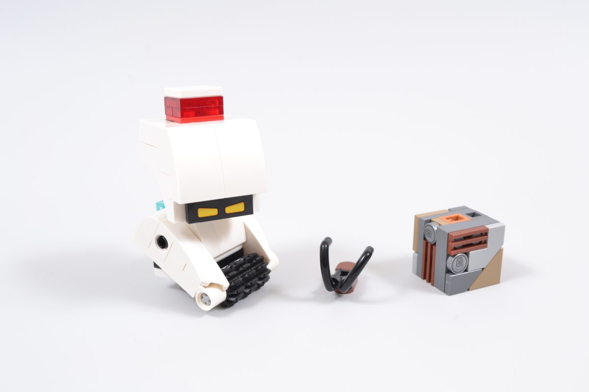 LEGO Disney 43279 WALL E and EVE 13 1200x800