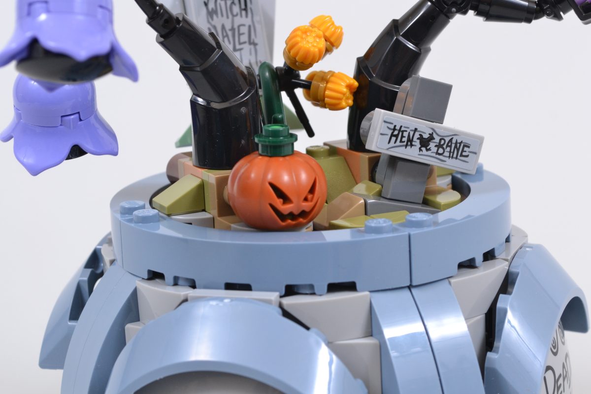 LEGO Disney 43288 Sallys Flowerpot review 6 1200x800