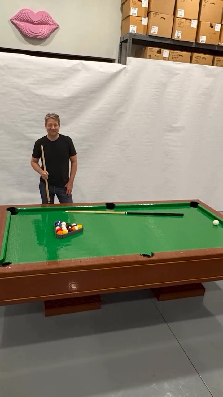 I built a fully functional pool table out of 93,075 LEGO-2